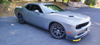 Dodge Challenger R/T manuál - 3