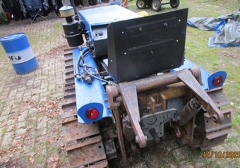 Pasovy traktor Tosseli - 3
