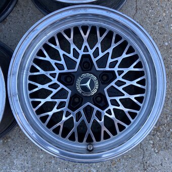 Elektróny Eta Beta Lucy 3A R15 - 3