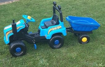 Velký XXL traktor s vlečkou - 3