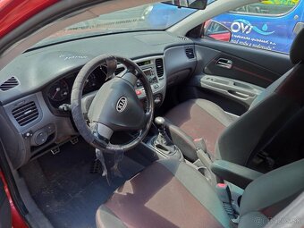 Rozpredám na náhradné diely KIA RIO - 3