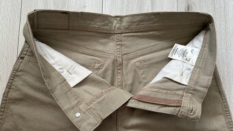 Nové,kvalitné,pánske džínsy WRANGLER - 33/32 - 3