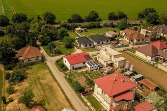 REZERVOVANÉ - Exkluzívny predaj rodinného domu v obci Jelšov - 3