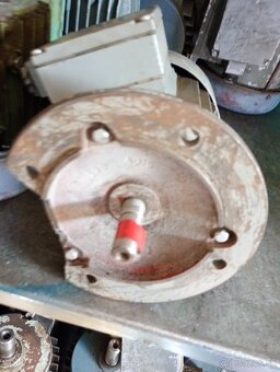 Predam elektromotory na 400V. - 3