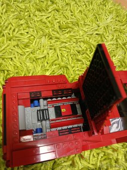 LEGO Enzo Ferrari, model 8652 - 3