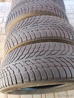 Predám zimne 205/60r16 55/6mm - 3