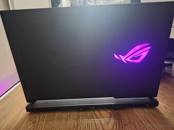 Predám ASUS ROG STRIX SCAR 17 - RTX 2070 Super - 3