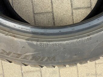 Zimné PIRELLI SOTTOZERO 3 235/45 R18 98V - 3