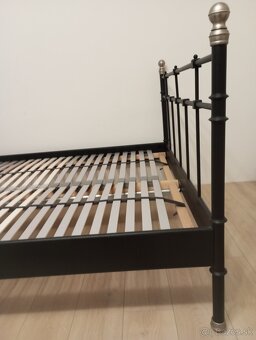 kovová posteľ - rám + rošt 140x200 cm - 3