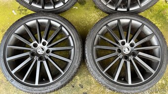5x112 r18 skoda Octavia RS - 3