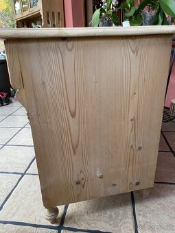 Starý starožitný stolík - 3