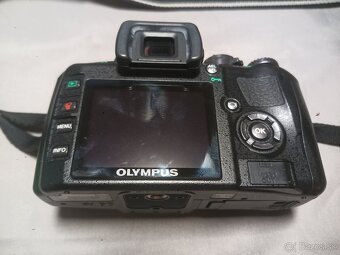 Olympus E410 - 3