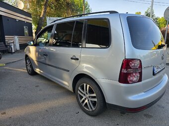 Volkswagen Touran 1.9 TDi dsg - 3