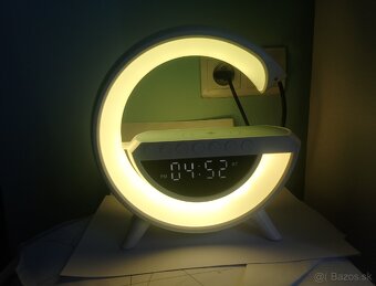 LAMPA S REPRAKOM, HODINAMI, BUDIKOM, BEZDRÔTOVOU NABÍJAČKOU - 3