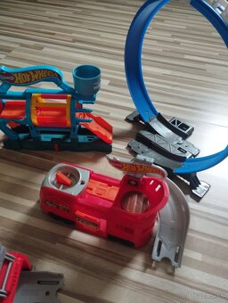 Hot wheels - 3