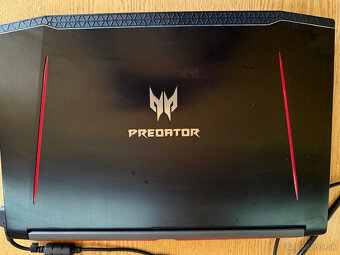 Acer Predator Helios 300 Obsidian Black kovový - 3