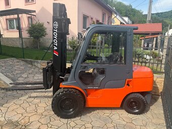 TOYOTA - VZV - 3,5 TONY - DIESEL - KABÍNA - PREDÁM - 3