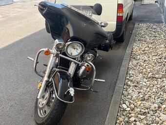Suzuki Intruder - 3