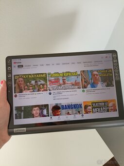 Lenovo Yoga smart tab - 3