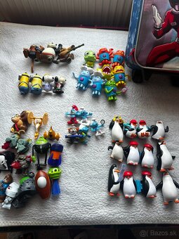 hračky spolu s kufrom - 3