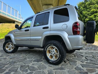 Jeep Cherokee 2,8CRD /120kw A/T facelift //BEZ KOROZIE // - 3