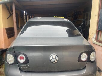 Zdne svetla VW passat b6 cena za komplet 80€ - 3