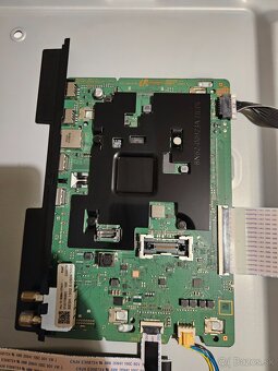 50" Samsung QE50Q60B - QLED - NEFUNKČNY - 3