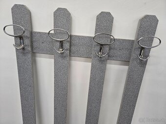 Moderný nástenný vešiak - 3