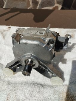 Motorček+ čerpadlo na práčku Bosch 4 - 3