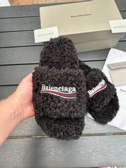 Balenciaga slapky full box. - 3