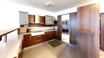 2i. byt 85m, Zámocká ul., pod Hradom, centrum, 2/4p., výťah - 3