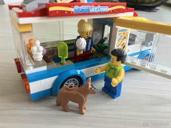 Lego Citi 60253 - zmrzlinarske auto - 3