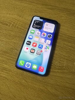 iPhone 11 Pro Max / 64GB Green / TOP stav - 3