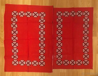 Vyšívané/ háčkované obrusy - 3