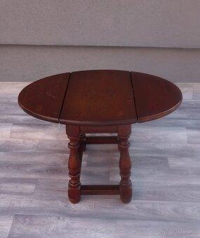 Stolík anglický. - 3
