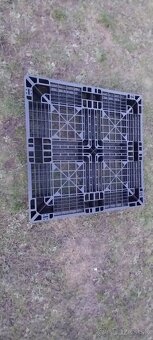 Predám plastové palety - 3