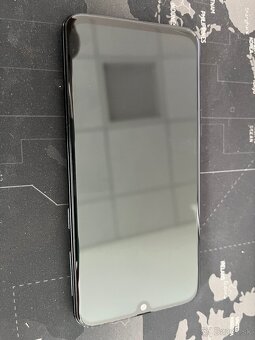 Samsung A40 - malé rozmery - 3