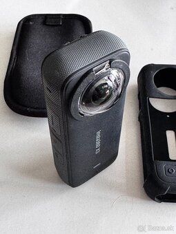 Insta360 X3 (ochranné puzdro, čítačka kariet, audio adaptér) - 3