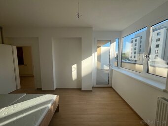 Prenájom 2-izbový byt Galanta -West veľká terasa - 3