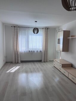 VIVAREAL  VEĽKÝ 4 izbový byt s loggiou, rekonštrukcia, výme - 3