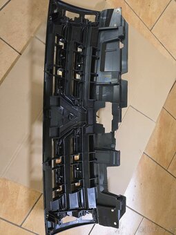 Maska Mitsubishi Pajero 4 - 3