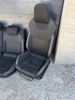 Predám látkové sportline sedadla Škoda Rapid - 3