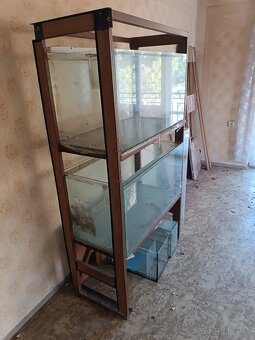 Akvárié so stojanom - 3