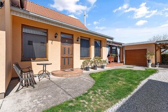 Rodinný dom s vidieckým štýlom na predaj v obci Tomášikovo - 3