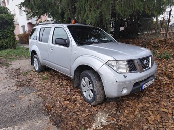 Nissan Pathfinder 2.5 dCi 7 Miestne - 3