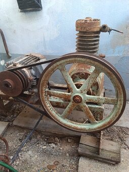 KOMPRESOR MEZ MOHELNICE NA 380V - 3