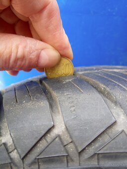 Predám rezervu14"disk5 1/2J×14"CH s pneumatikou185/65R14 8 - 3