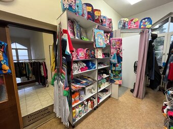 Police, závesné steny, kabínka, pult - 3