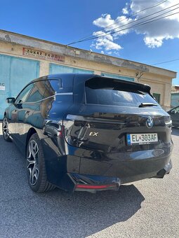 Predam BMW ix40 - 3