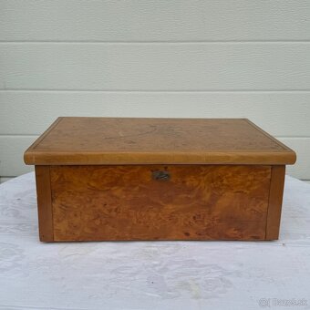 Starožitná velká šperkovnice – truhla s klíčkem - 3